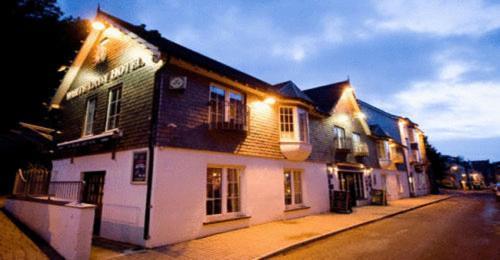 The White Lady Hotel Кинсэйл Экстерьер фото