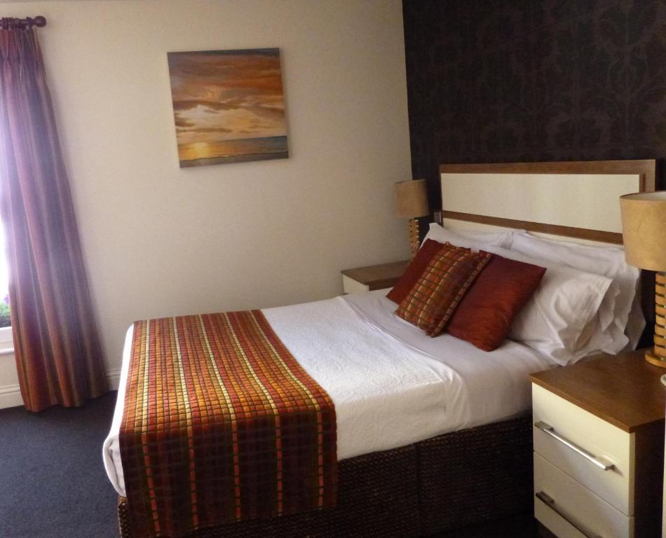 The White Lady Hotel Кинсэйл Номер фото